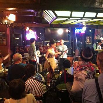 Live music at Pig & Whistle Pub Kyoto
